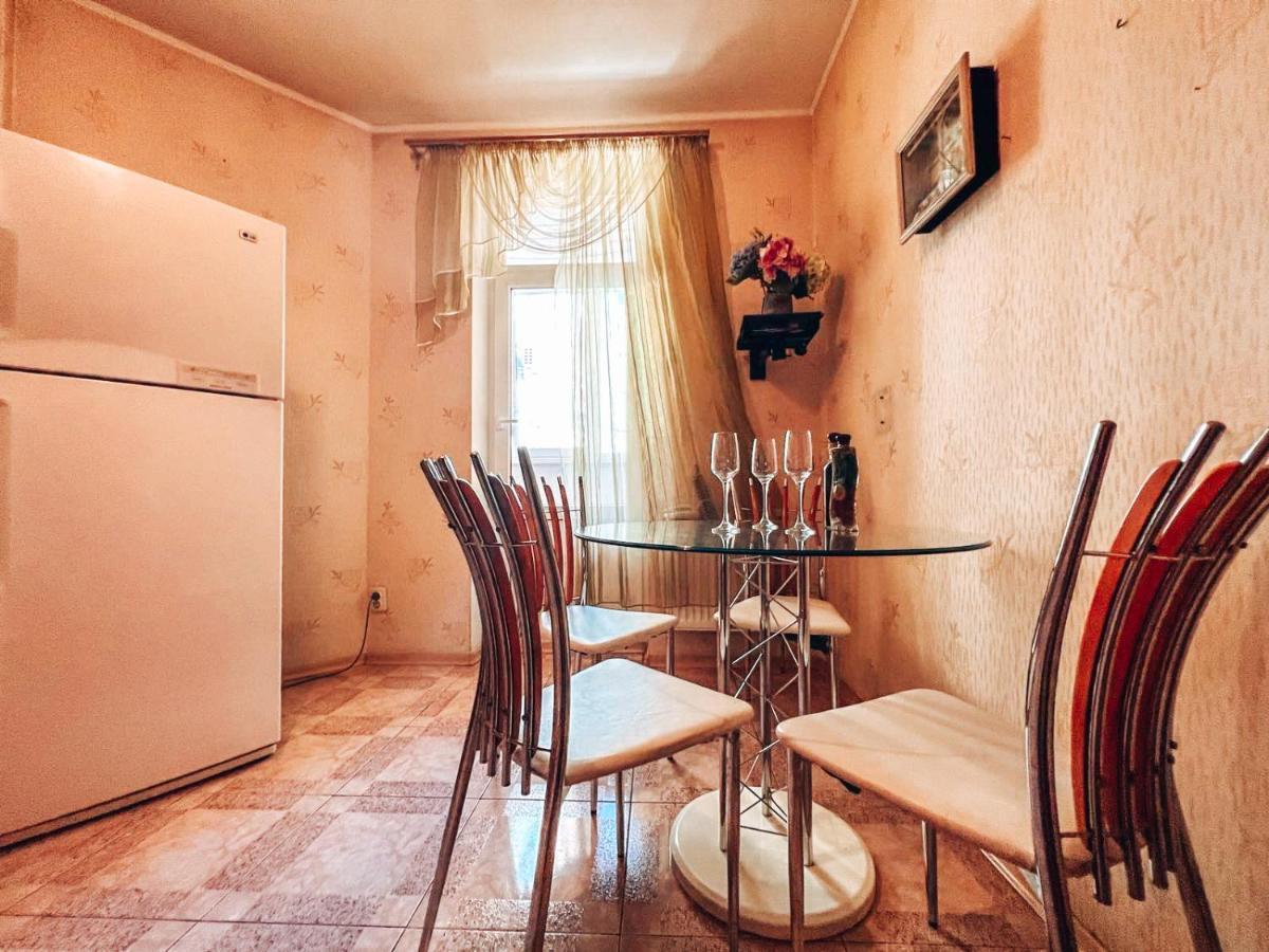 Cozy Apartments On The Left Bank Kiev Exterior foto